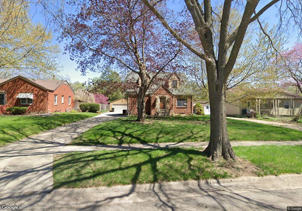 2715 53rd St, Des Moines, IA 50310 - photo 1