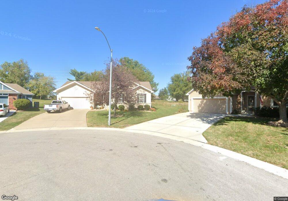 1806 Meadowlark Ct, Raymore, MO 64083 - photo 1