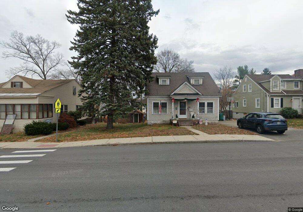 569 Beacon St, Lowell, MA 01850 - photo 1