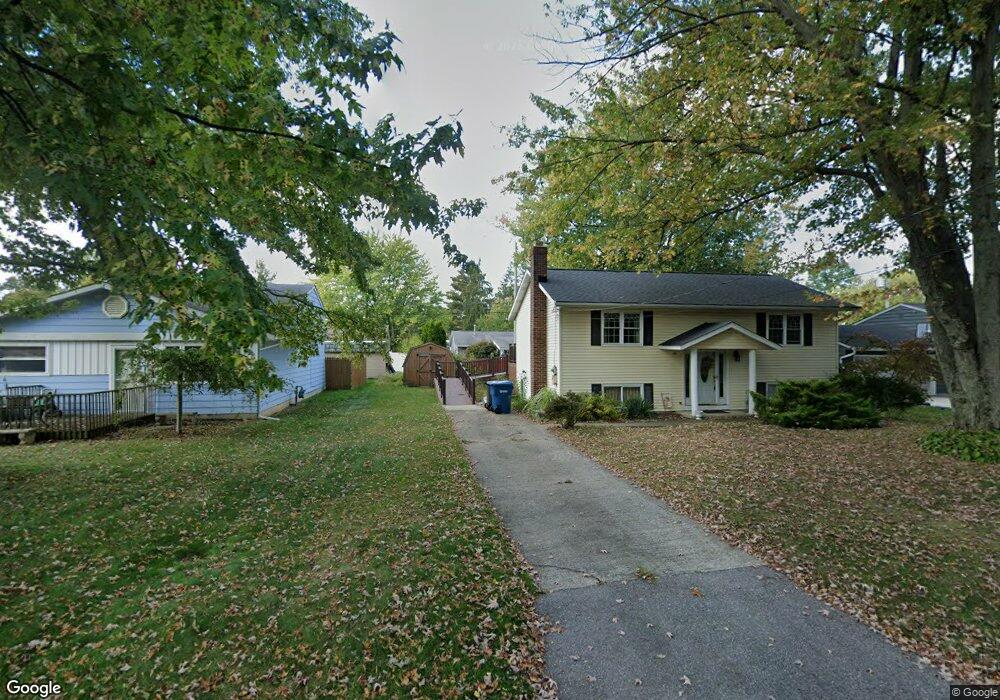 782 Pasadena Ave, Sheffield Lake, OH 44054 - photo 1