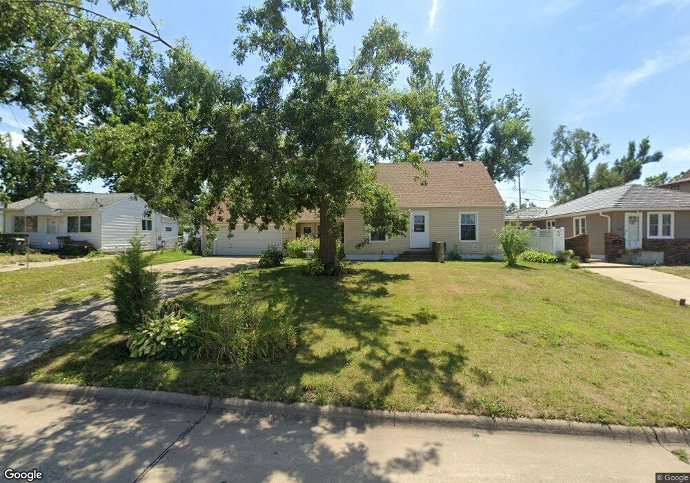 1319 18th Ave SW, Cedar Rapids, IA 52404 - photo 1