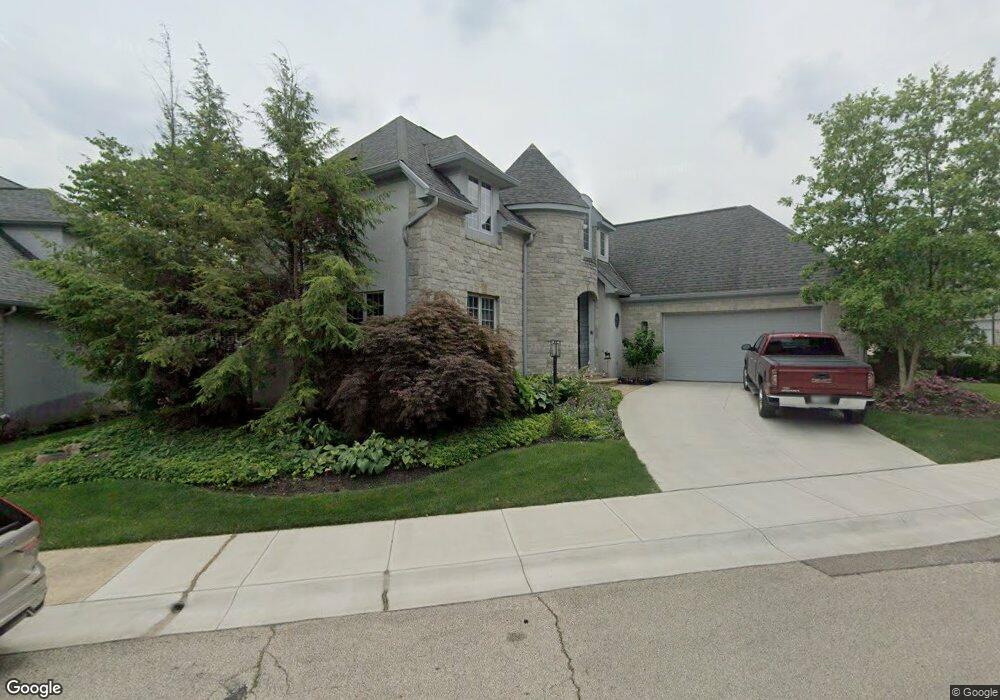 827 Crestway Dr, Columbus, OH 43235 - photo 1