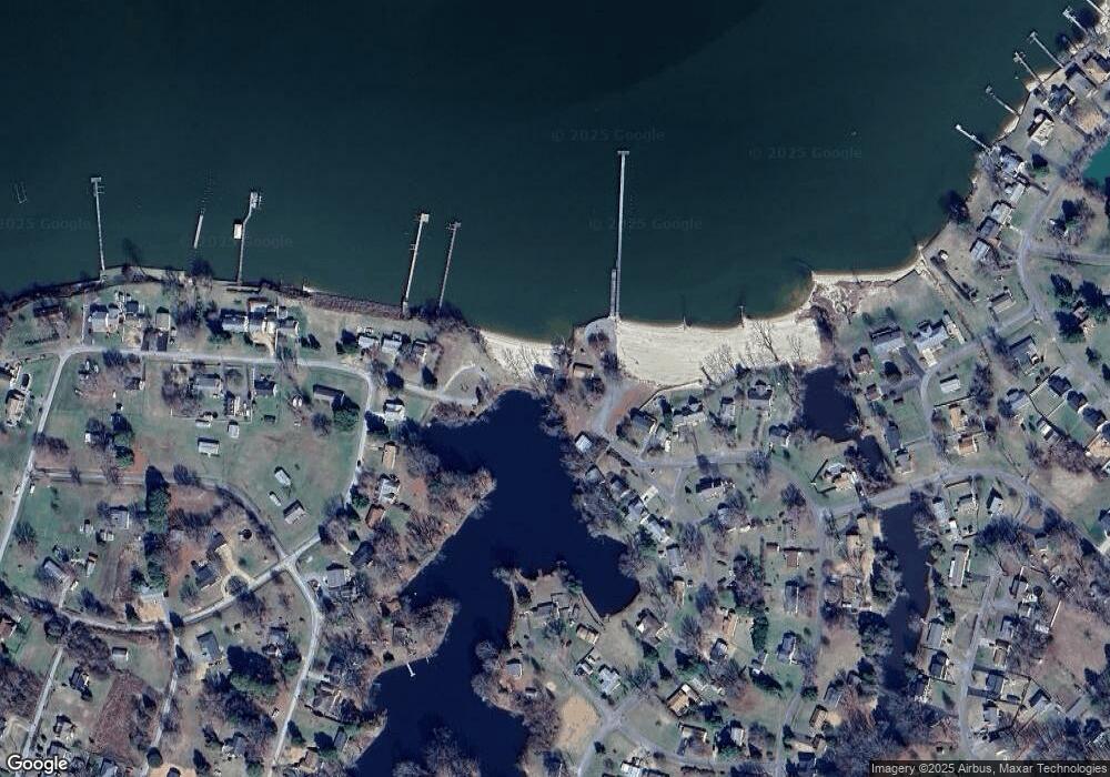 606 W Potomac Dr, Colonial Beach, VA 22443 - photo 1