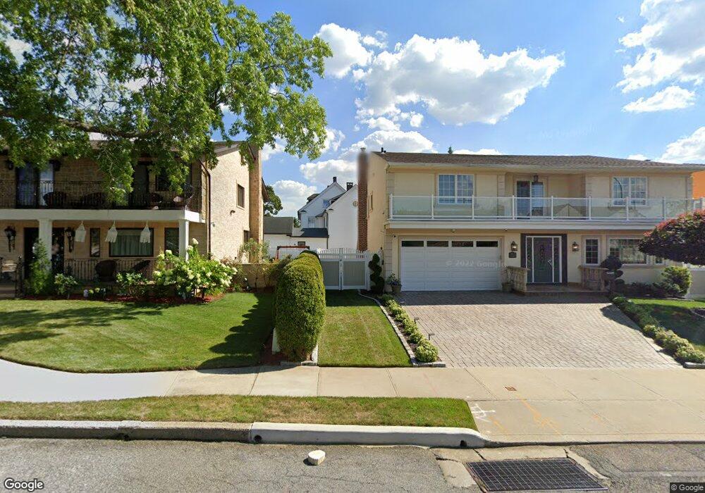 3840 Regatta Place, Little Neck, NY 11363 - photo 1