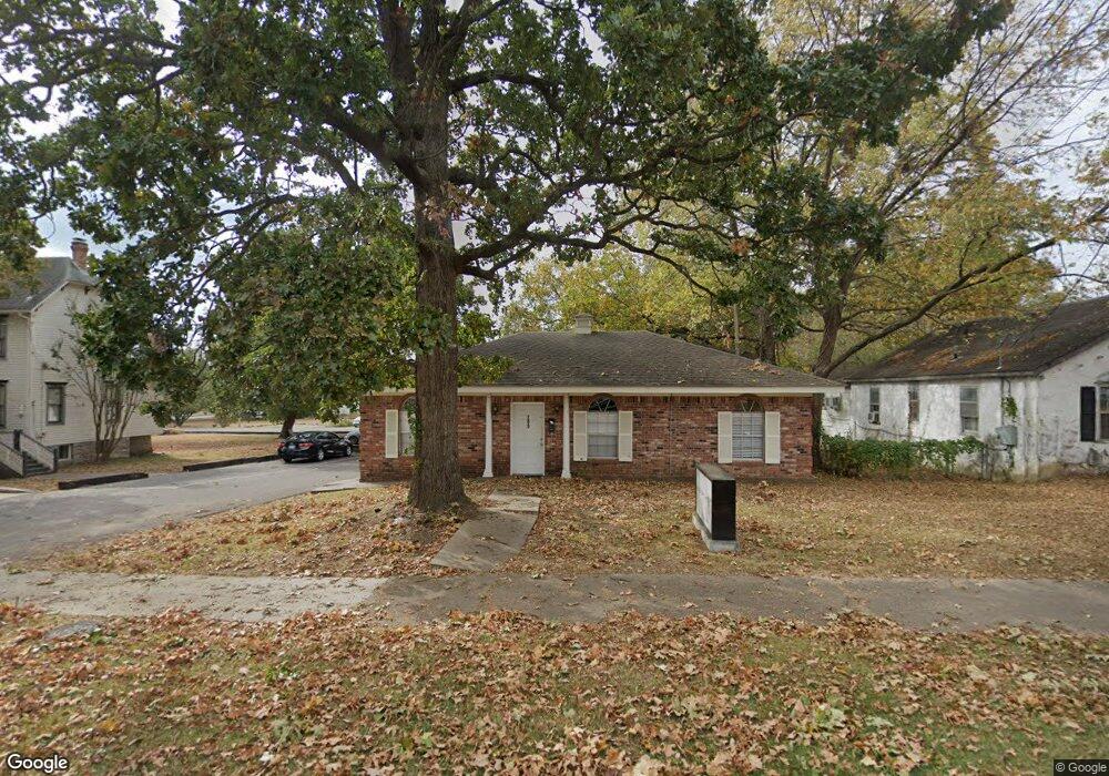 209 W Choctaw St, Tahlequah, OK 74464 - photo 1