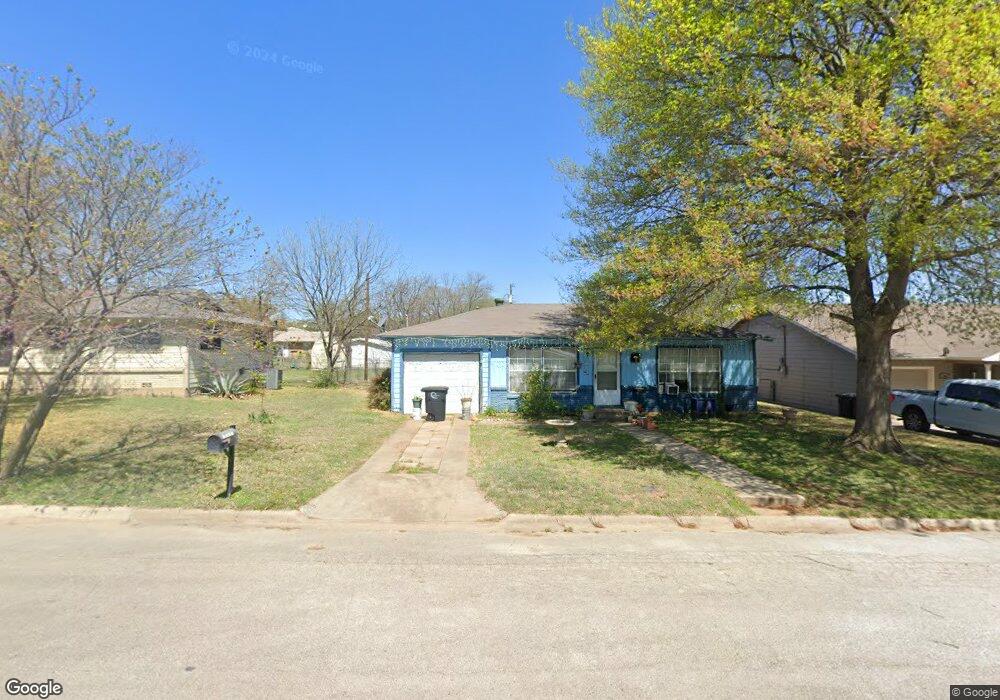 1208 Bales St, Cleburne, TX 76033 - photo 1