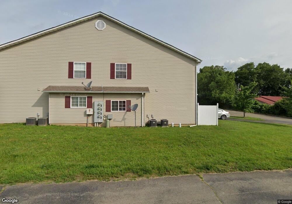 1813 Woodland Trail unit 8, Farmington, MO 63640 - photo 1