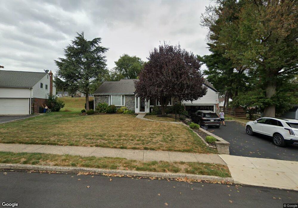 10 Crespy Ln, Broomall, PA 19008 - photo 1