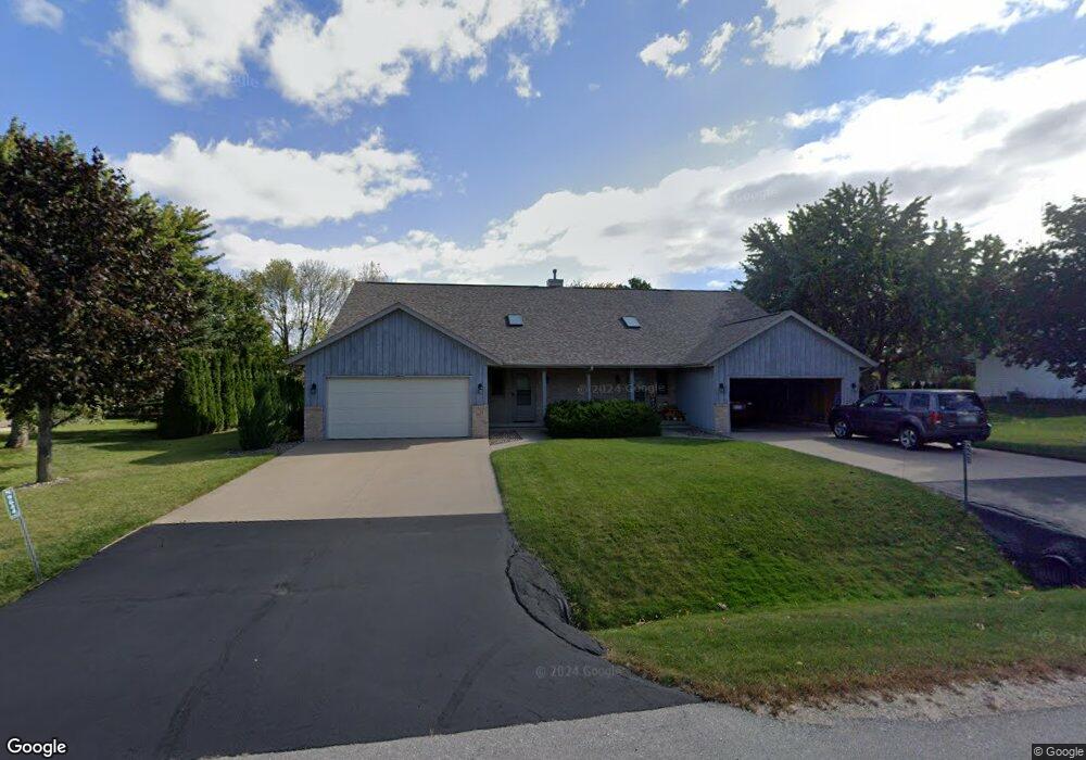 N9644 Emerald Ln, Appleton, WI 54915 - photo 1