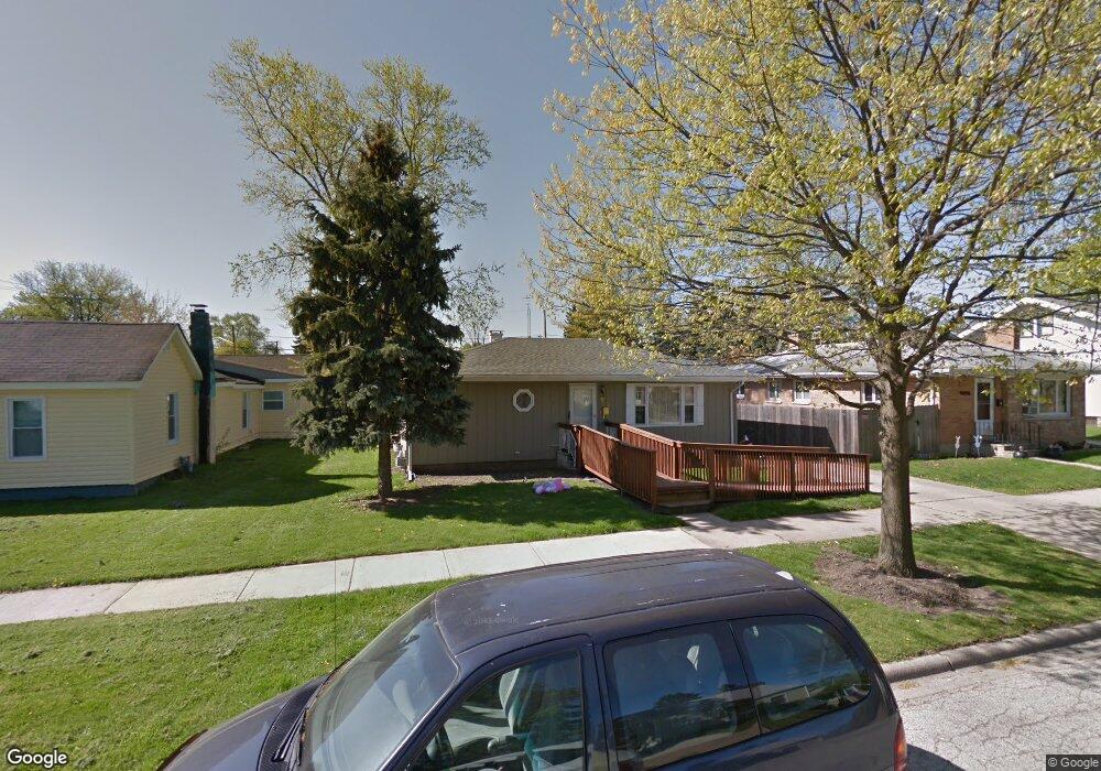 904 Charles St, Aurora, IL 60506 - photo 1