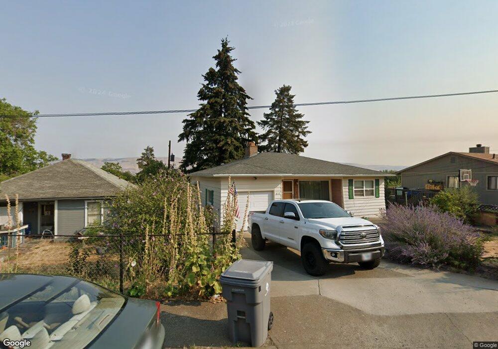 817 E 16th St, the Dalles, OR 97058 - photo 1
