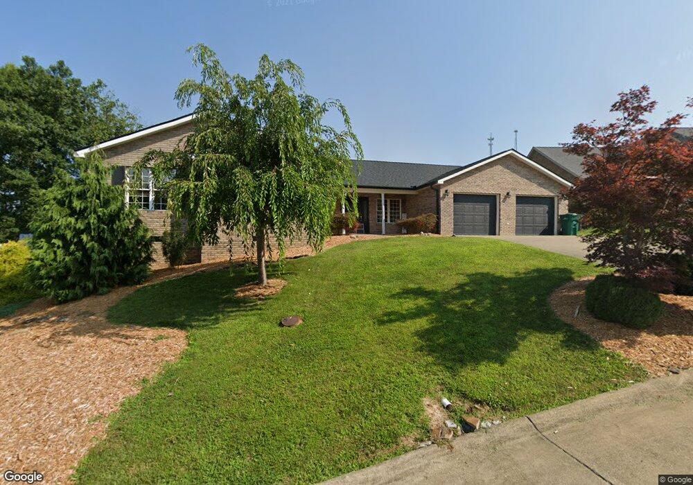 704 Poinsetta Dr, Scott Depot, WV 25560 - photo 1