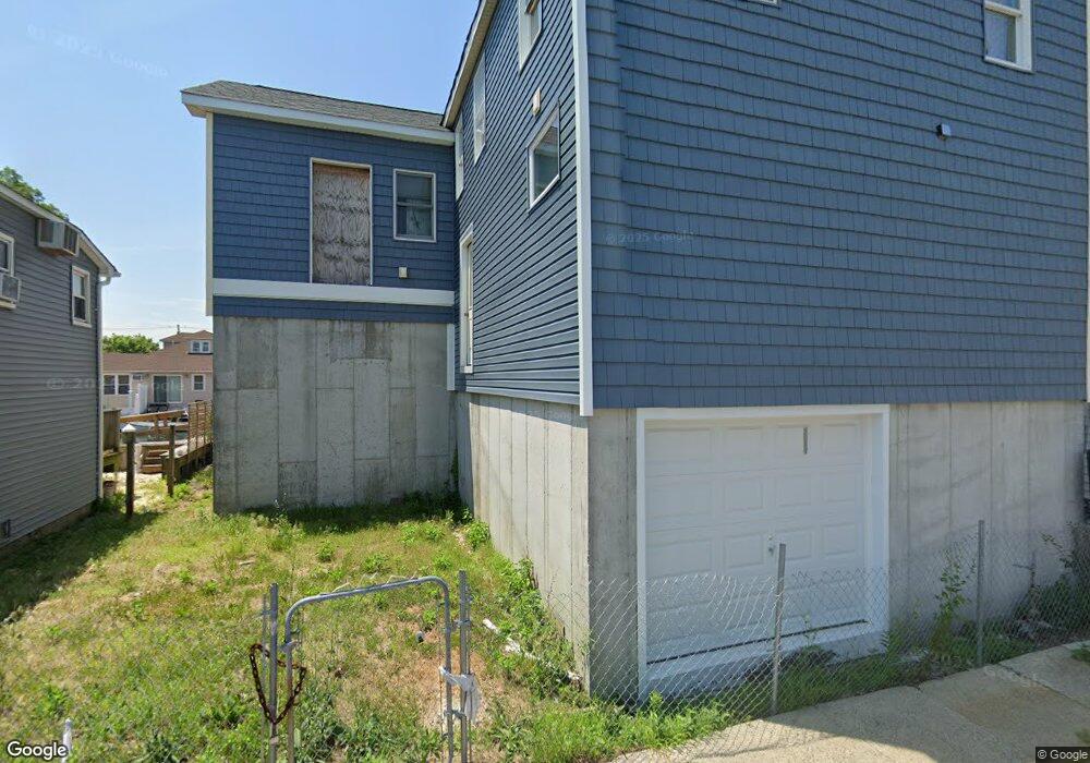 216 Sportsmans Ave, Freeport, NY 11520 - photo 1