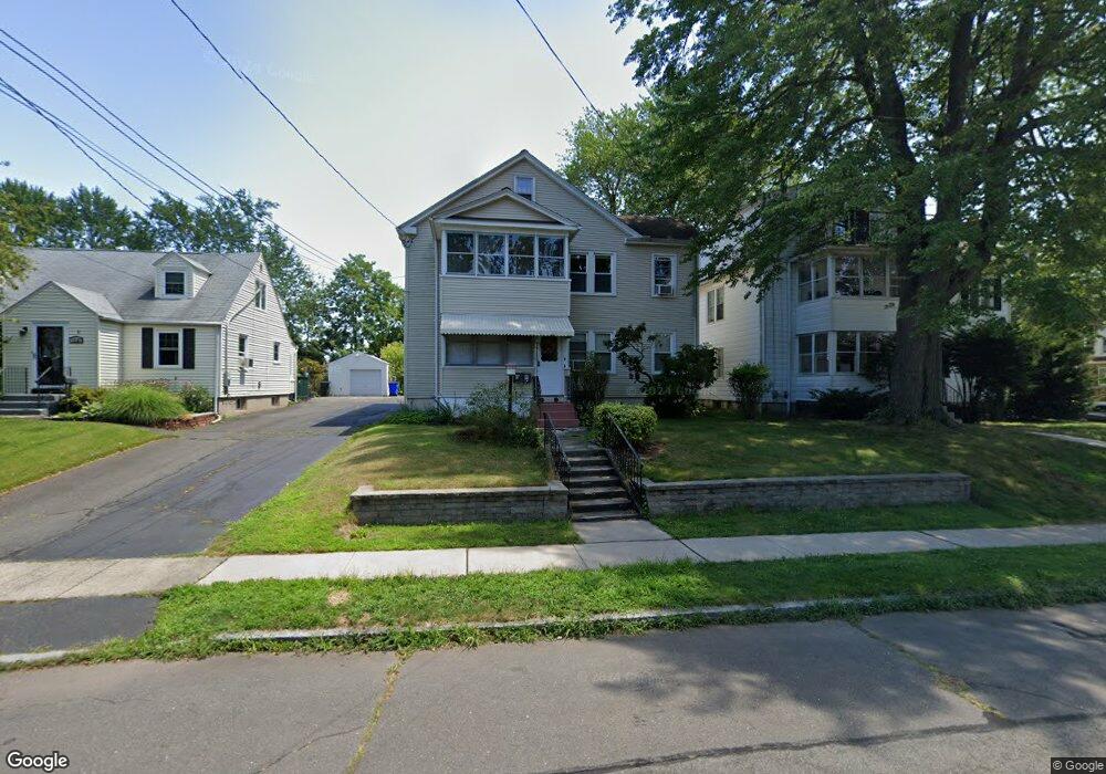 118 Cambridge St unit 2nd floor, West Hartford, CT 06110 - photo 1