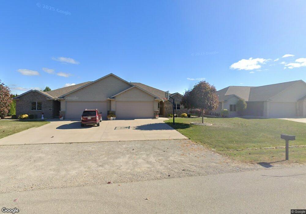 1203 Pinecrest Blvd, Appleton, WI 54915 - photo 1