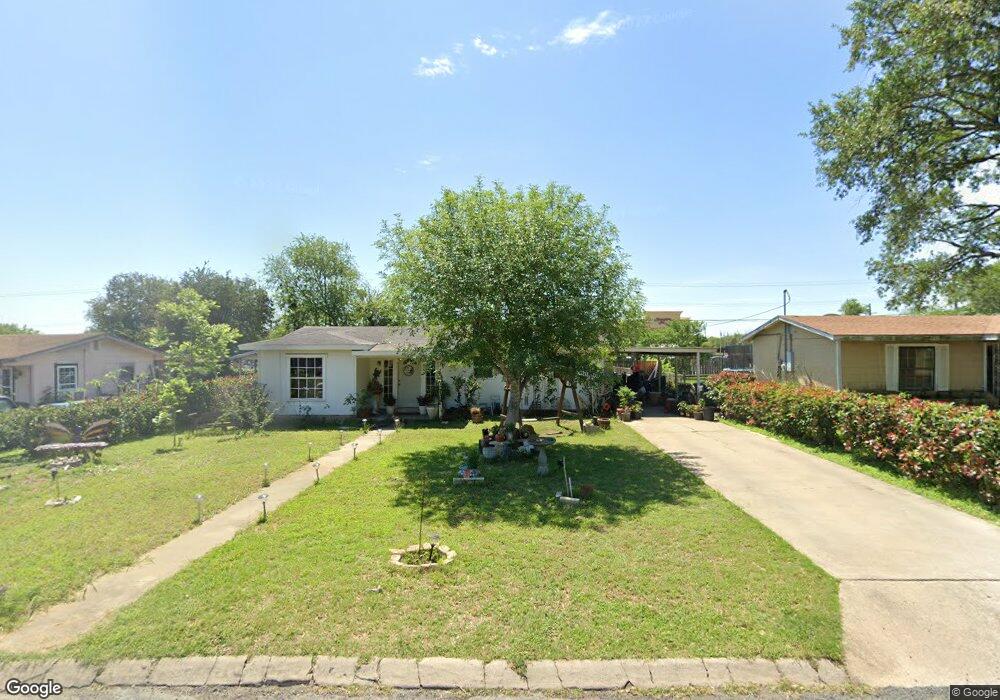 1402 E Corpus Christi St, Beeville, TX 78102 - photo 1