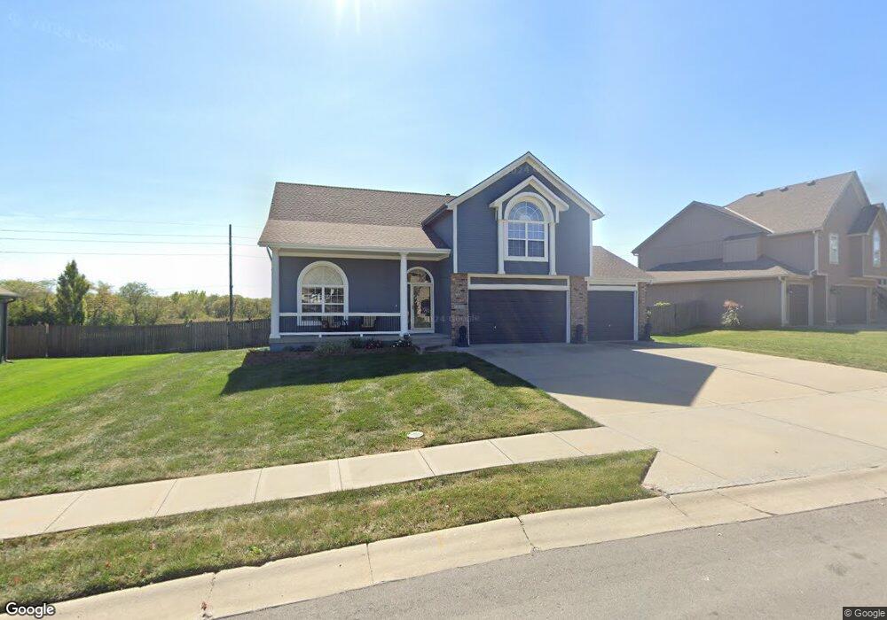 1513 Blueskye Ln, Raymore, MO 64083 - photo 1