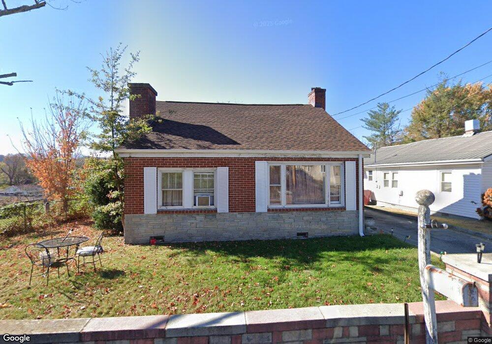 905 Hopson St, Johnson City, TN 37601 - photo 1