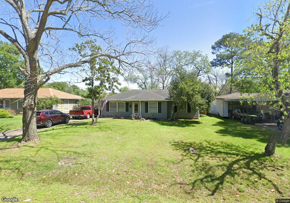 1305 Highland Dr, Bay City, TX 77414 - photo 1