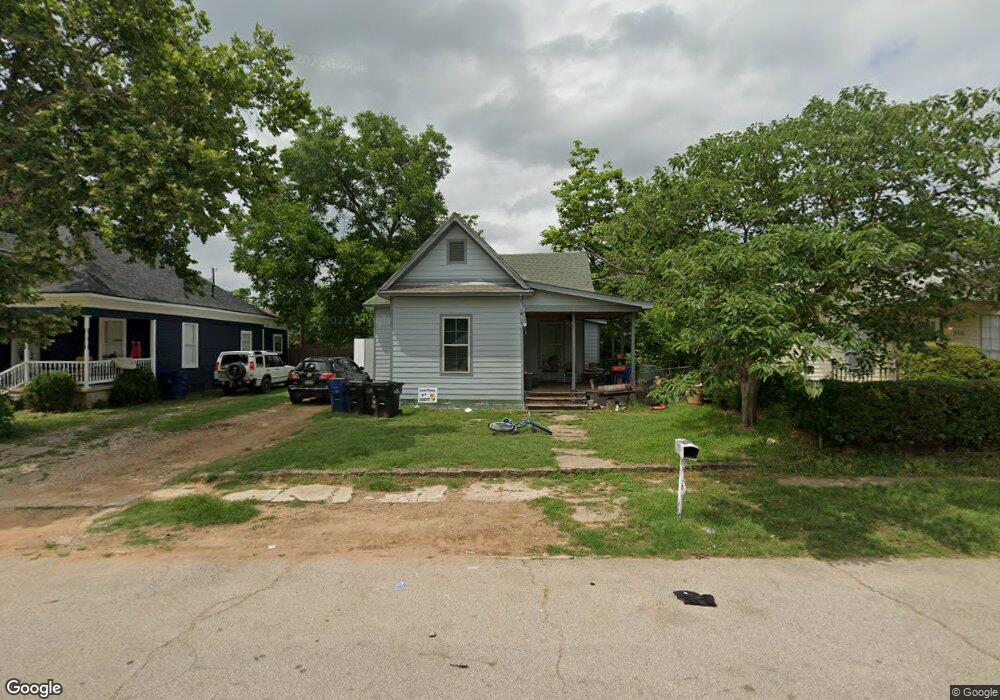 717 W Monterey St, Denison, TX 75020 - photo 1