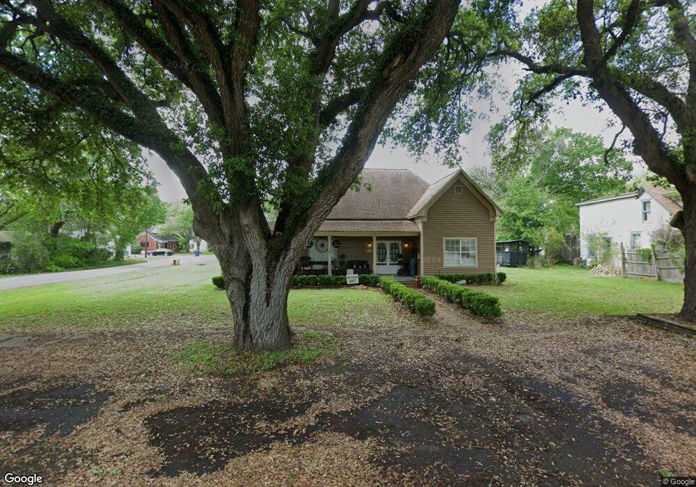 2716 Avenue I, Bay City, TX 77414 - photo 1