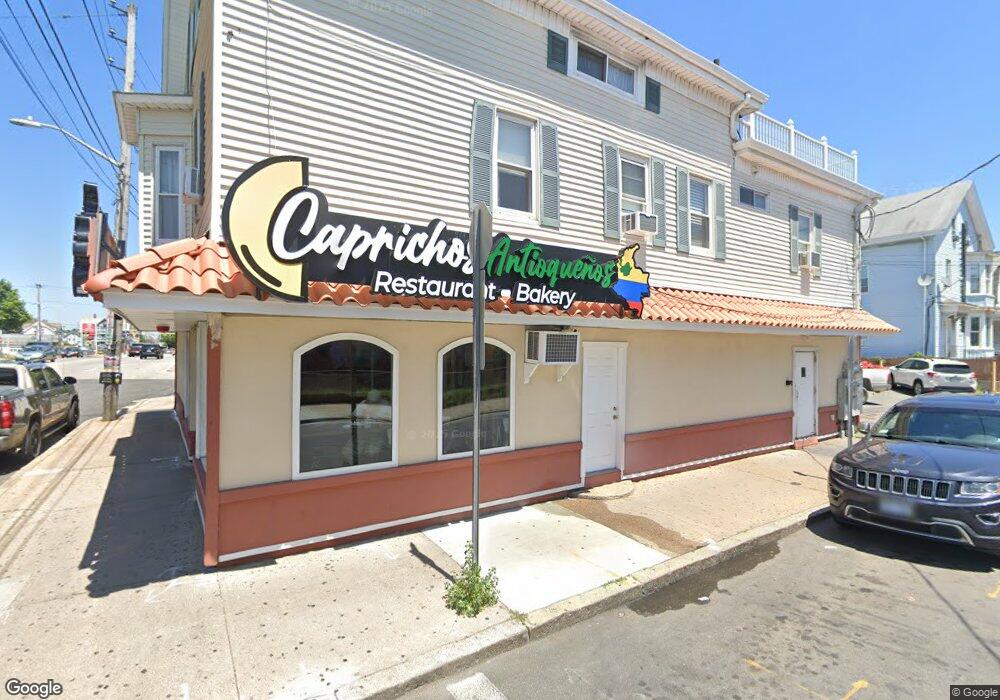 173 Lonsdale Ave, Pawtucket, RI 02860 - photo 1