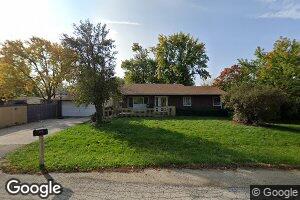 34W975 James Dr, Saint Charles, IL 60174