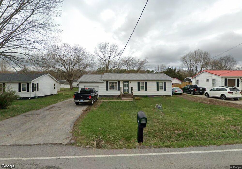 702 Sanderson Dr, Hopkinsville, KY 42240 - photo 1