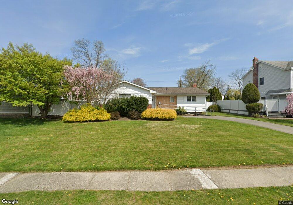 33 Cameo Rd, ComMacK, NY 11725 - photo 1