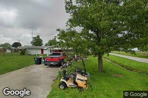 419 W South St, Waggoner, IL 62572