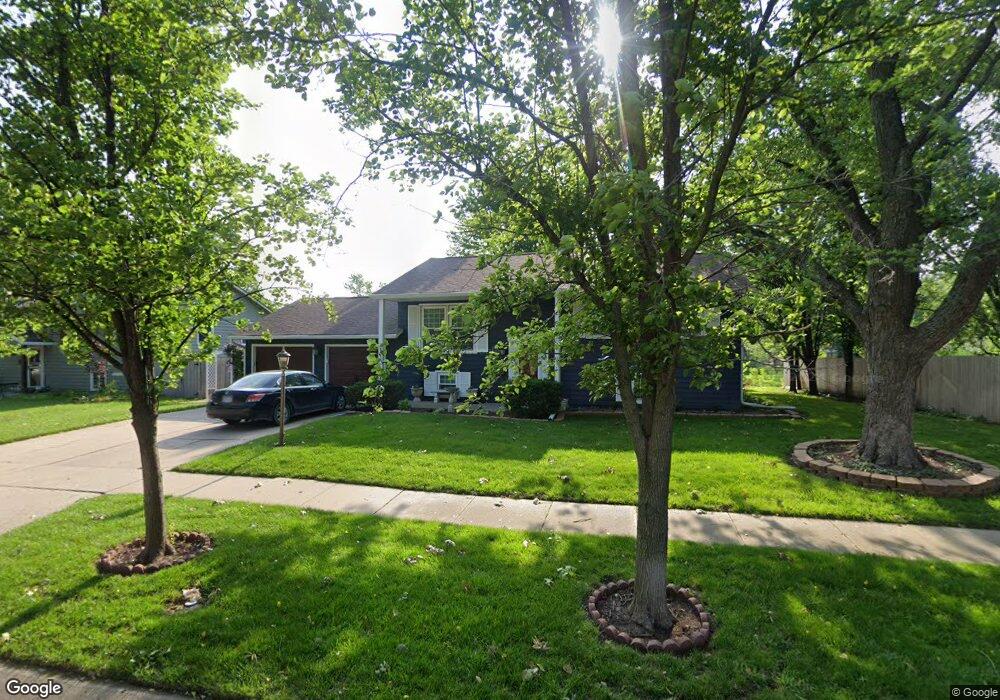 3330 SW Moundview Dr, Topeka, KS 66614 - photo 1