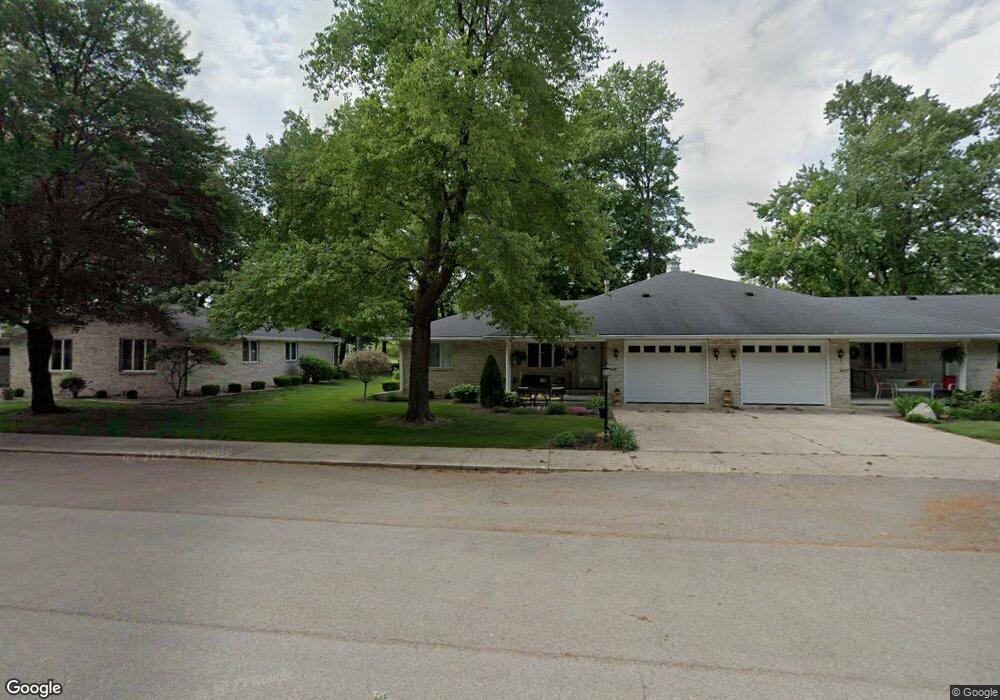 409 Hickory Ln, Nappanee, IN 46550 - photo 1