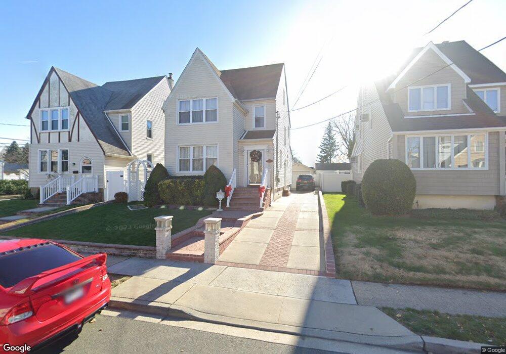 60 Munro Blvd, Valley Stream, NY 11581 - photo 1