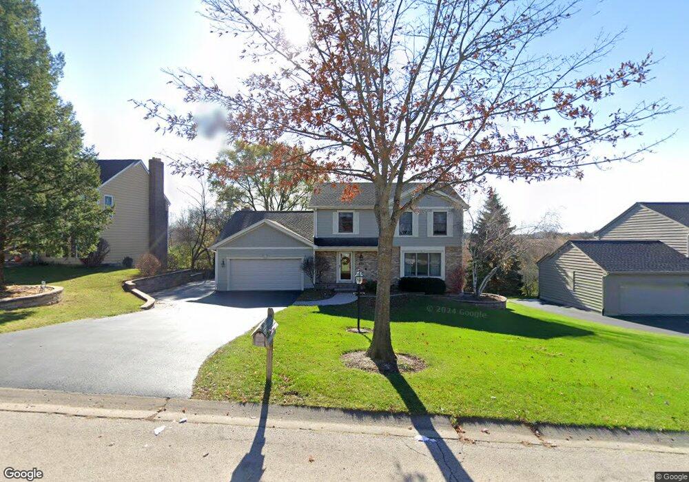 1335 Spring Hill Dr, Algonquin, IL 60102 - photo 1