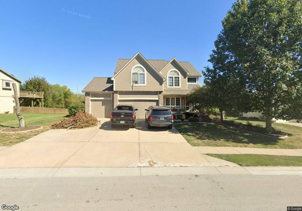 1506 Haystack Rd, Raymore, MO 64083 - photo 1