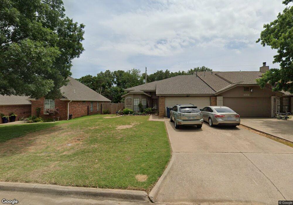 1312 Twisted Oaks Dr, Duncan, OK 73533 - photo 1