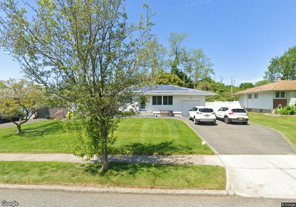 4 Jeanne Place, ComMacK, NY 11725 - photo 1