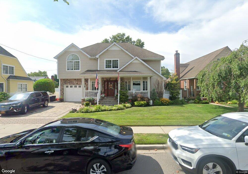 1109 Cathedral Ave, Franklin Square, NY 11010 - photo 1