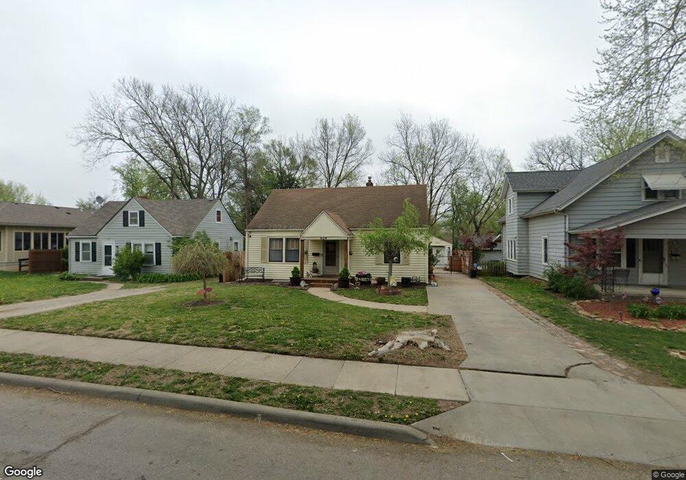 624 SW Oakley Ave, Topeka, KS 66606 - photo 1