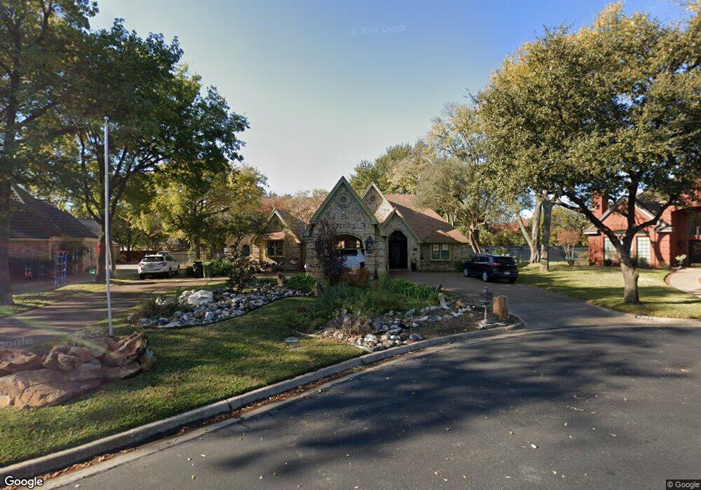 313 Westover Ct, Hurst, TX 76054 - photo 1