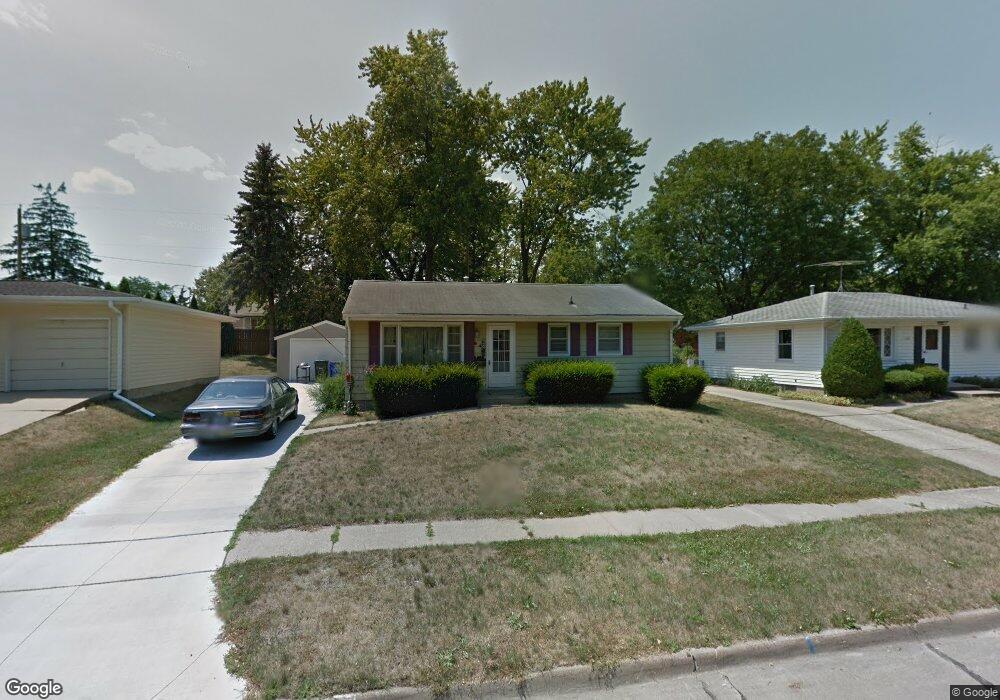 723 36th St SE, Cedar Rapids, IA 52403 - photo 1