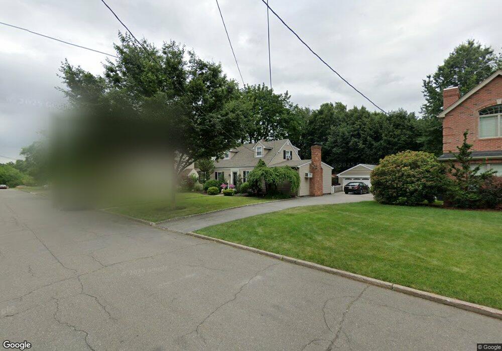 172 Coombs Dr, Paramus, NJ 07652 - photo 1