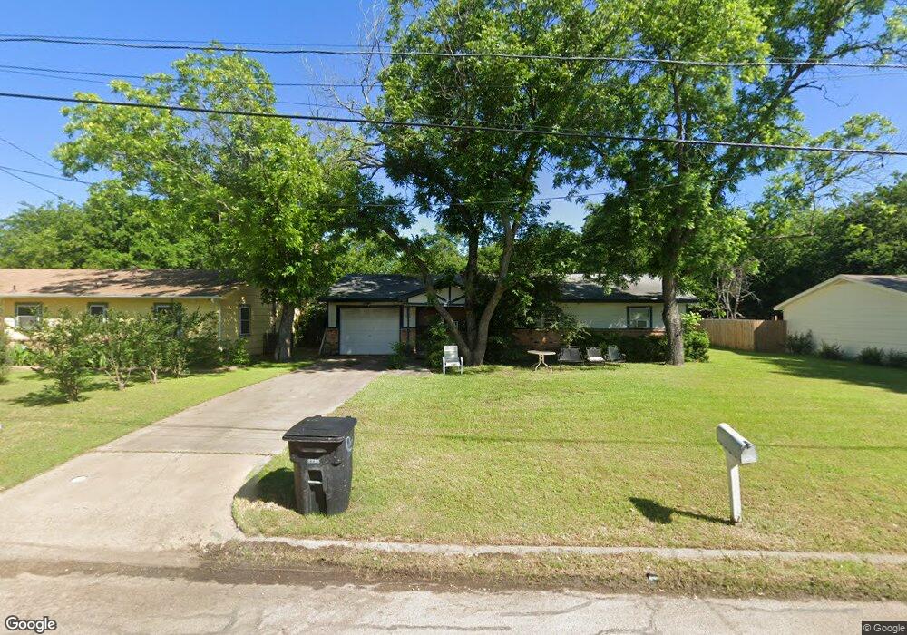 1018 Williams Ave, Cleburne, TX 76033 - photo 1