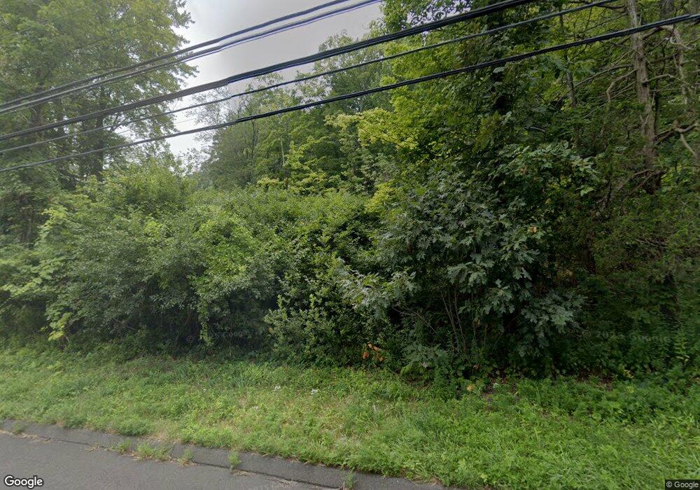 521 Simsbury Rd, Bloomfield, CT 06002 - photo 1