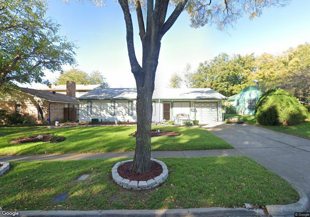 1242 SW 5th St, Grand Prairie, TX 75051 - photo 1