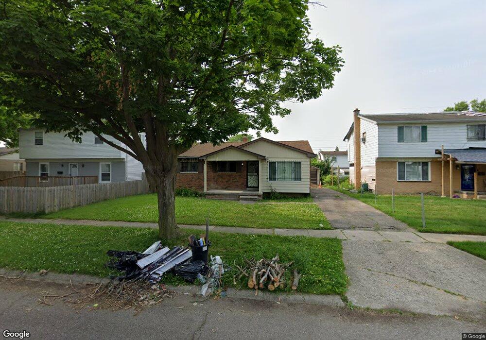 1401 Chatham Dr, Flint, MI 48505 - photo 1