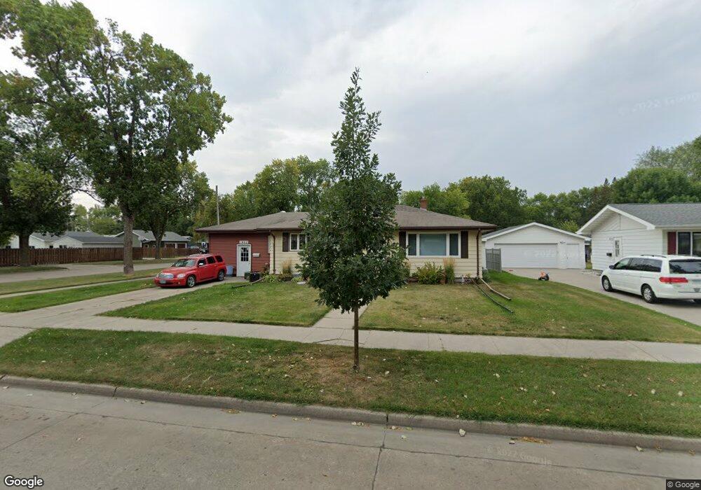 1442 S 16th St, Grand Forks, ND 58201 - photo 1