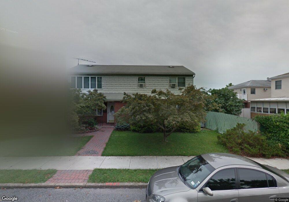 2144 S Railroad Ave, Staten Island, NY 10306 - photo 1