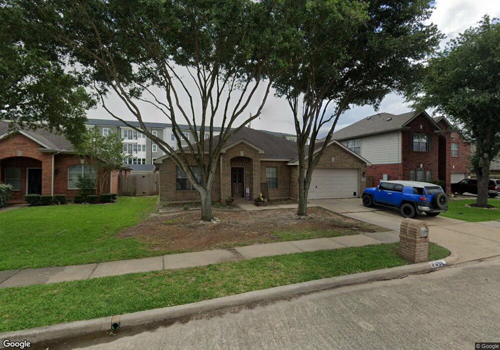 16919 Canyon Springs Ln, Friendswood, TX 77546 - photo 1