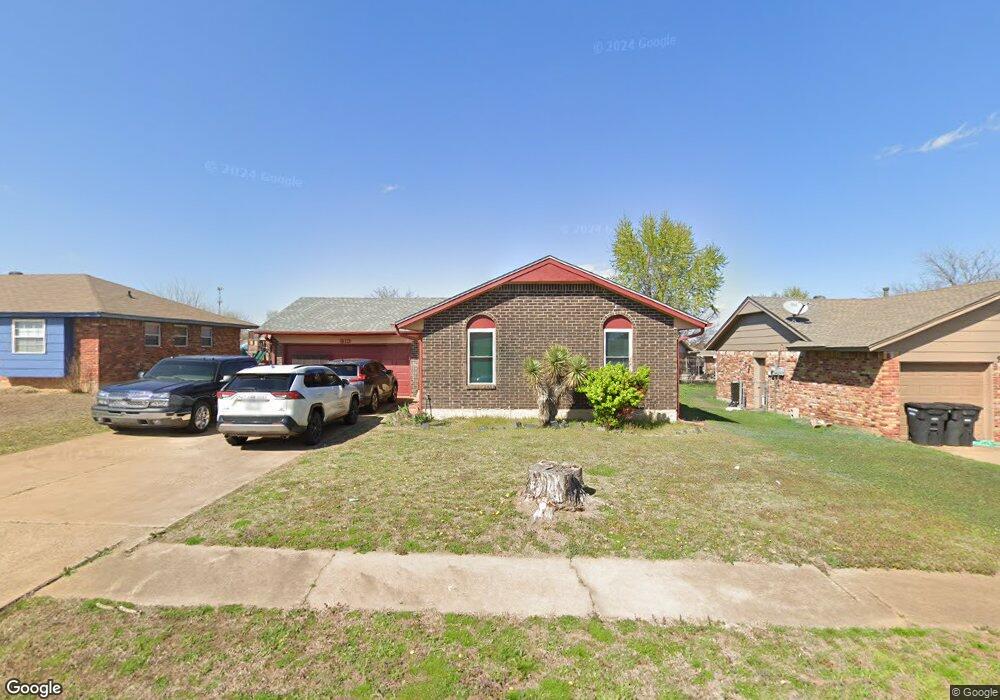 913 NE 6th St, Moore, OK 73160 - photo 1